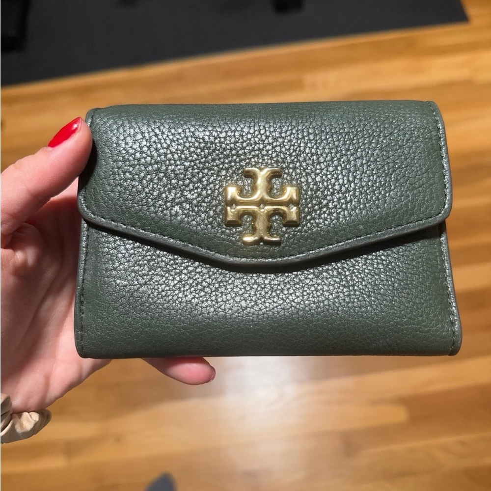 Tory Burch Kira Wallet in Poblano